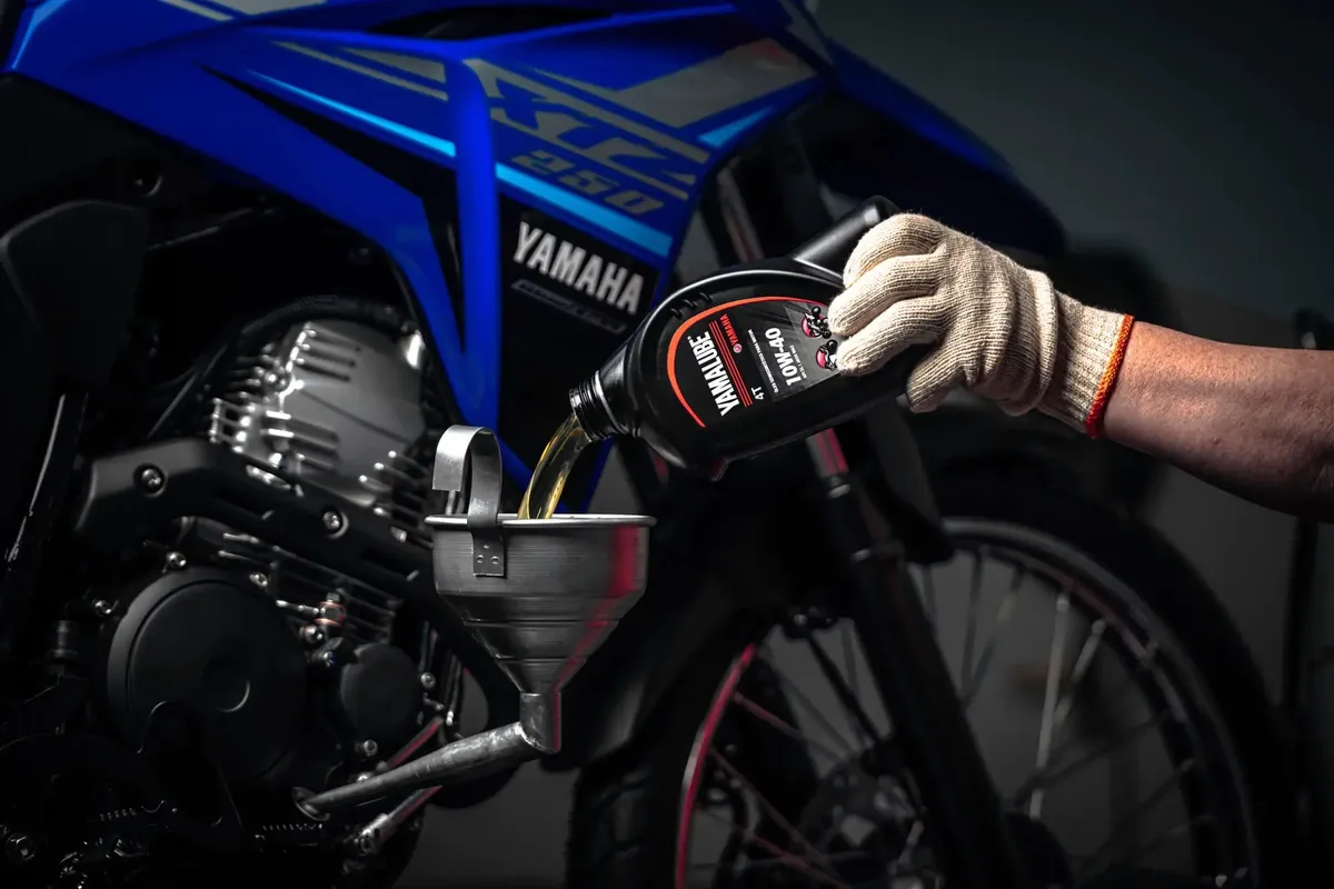 1 Litro Oleo Yamalube Semissintético Sae 10w40 Yamaha — foto 5